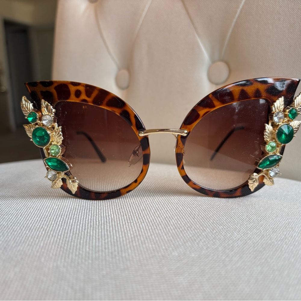 Tortoise Shell Sunglasses with Emerald Accents
